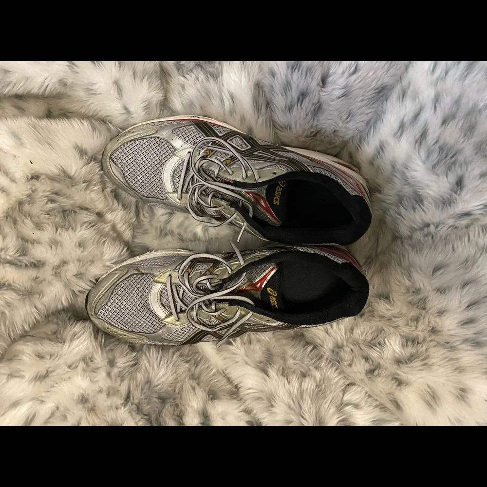 ASICS - Picture 3 of 3